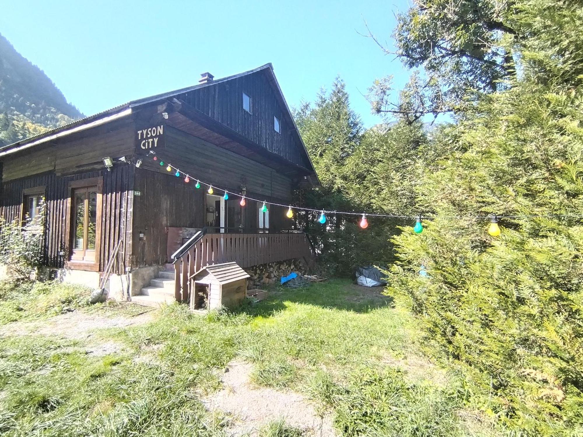 Chalet 8 Personnes + Grand Terrain Et Riviere Entremont Exterior photo